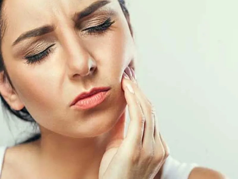 ورم بعد از ایمپلنت طبیعی است؟ تا چند روز ادامه دارد؟
